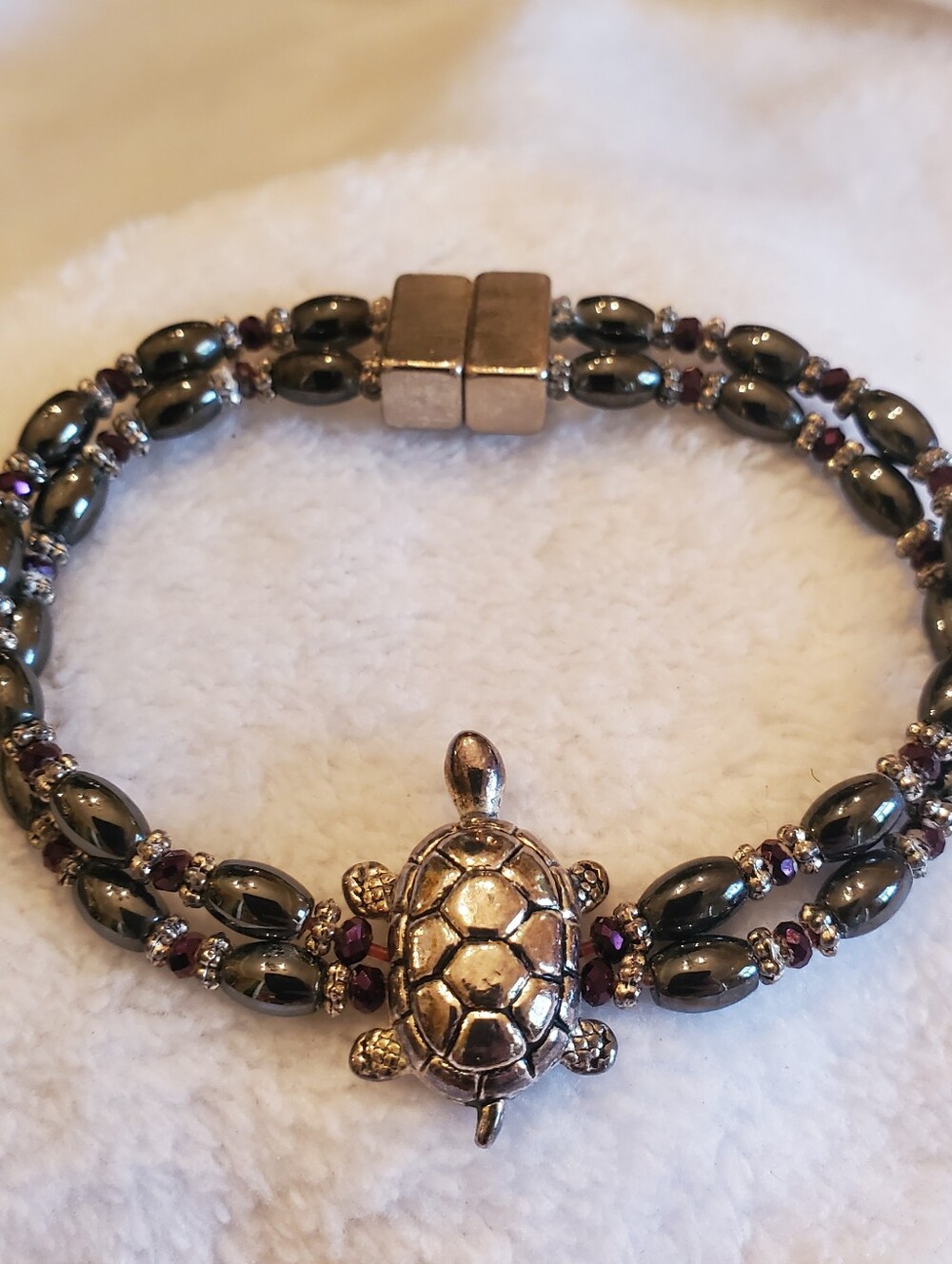 Hematite double strand magnetic turtle braclet